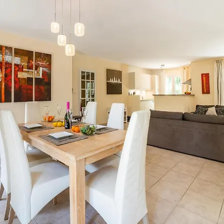 Charming Near Limoux, Cleaning Included לימו